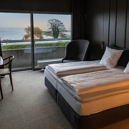Marina Hotel